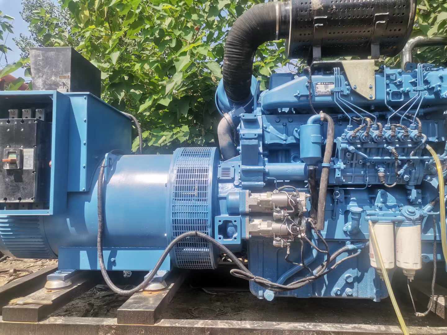 千山详细说明降低 800kW 柴油发电机输出电流波动的方法
